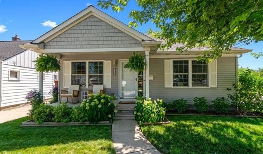 17301 Arlington Ave, Allen Park, MI 48101 - 3 Beds, 3 Bath