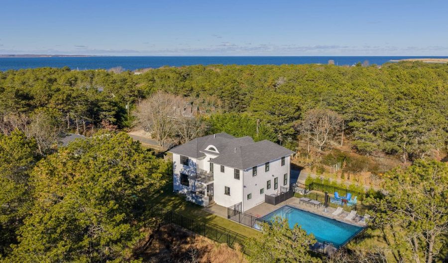 55 Bay View Ave, Amagansett, NY 11930 - 5 Beds, 5 Bath