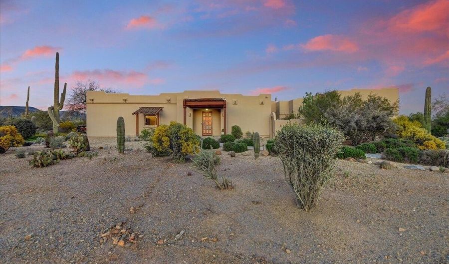 39405 N SPUR CROSS Rd, Cave Creek, AZ 85331 - 4 Beds, 4 Bath