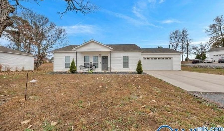 7570 Hustleville Rd, Albertville, AL 35951 - 3 Beds, 2 Bath