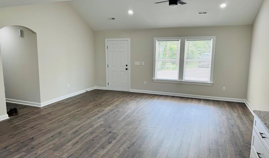 111 Wingfield St, Abbeville, SC 29620 - 3 Beds, 2 Bath