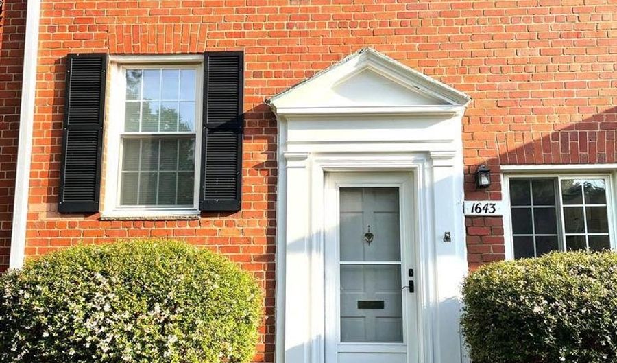 1643 PRESTON Rd, Alexandria, VA 22302 - 2 Beds, 1 Bath