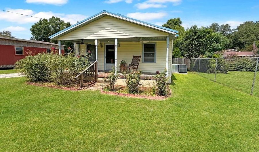 1014 Old Quincy Rd, Bainbridge, GA 39819 - 2 Beds, 2 Bath