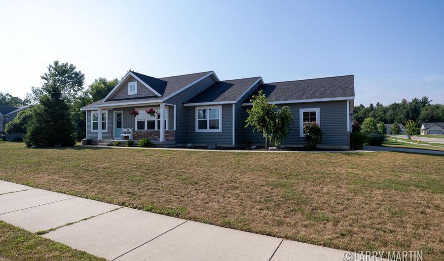 11680 Everett Ave, Allendale, MI 49401 - 3 Beds, 2 Bath