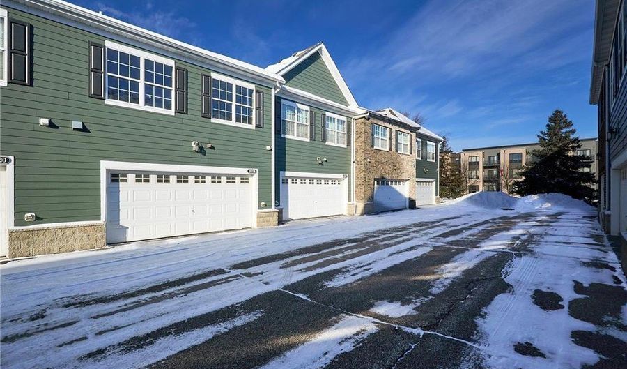 15316 Founders Ln 304, Apple Valley, MN 55124 - 3 Beds, 3 Bath