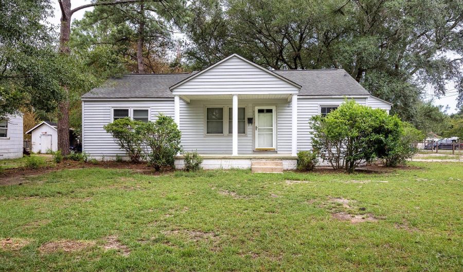 413 Seymour St, Aberdeen, NC 28315 - 3 Beds, 2 Bath