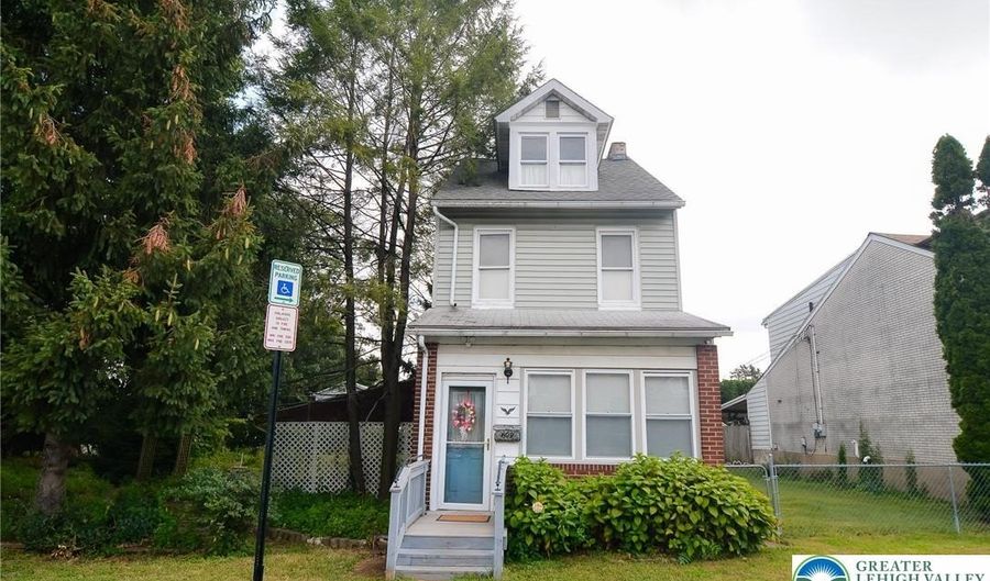 609 Carldon St, Allentown, PA 18103 - 4 Beds, 2 Bath