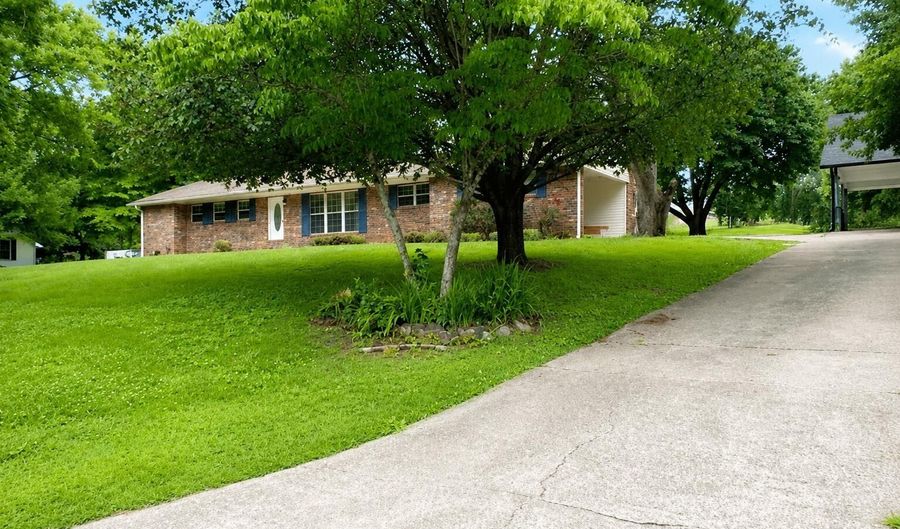 814 Cedar Springs Rd, Athens, TN 37303 - 3 Beds, 2 Bath