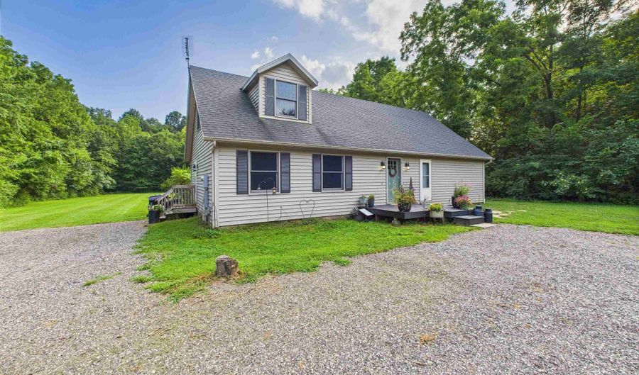 9669 W 500 North Rd, Andrews, IN 46702 - 3 Beds, 3 Bath