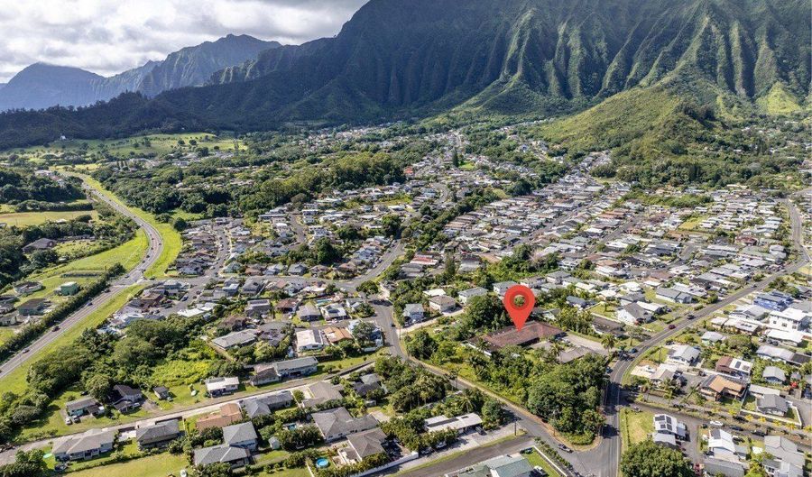 47-410 Ahuimanu Rd, Kaneohe, HI 96744 - 10 Beds, 7 Bath