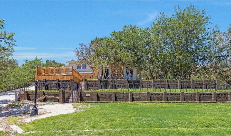 522 S SHORE Dr, Amarillo, TX 79118 - 3 Beds, 3 Bath