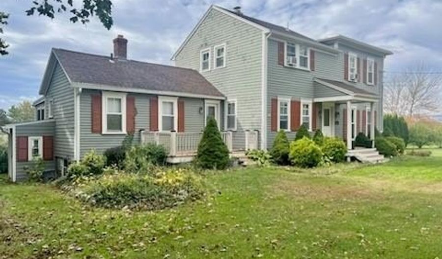 481 Oliphant Ln, Middletown, RI 02842 - 5 Beds, 2 Bath