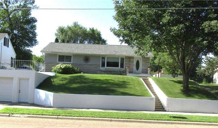 232 E Thielke Ave, Appleton, MN 56208 - 2 Beds, 2 Bath