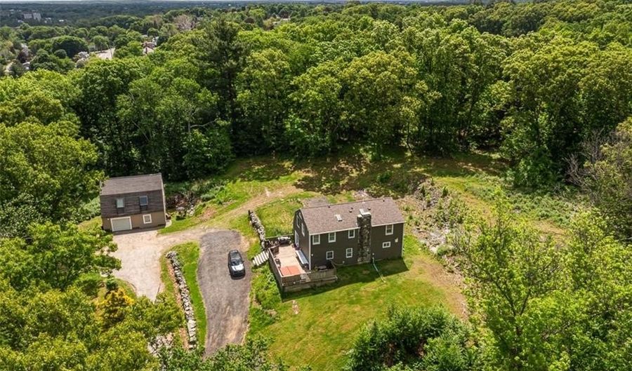 41 Dexter Rock Rd, Lincoln, RI 02865 - 3 Beds, 3 Bath