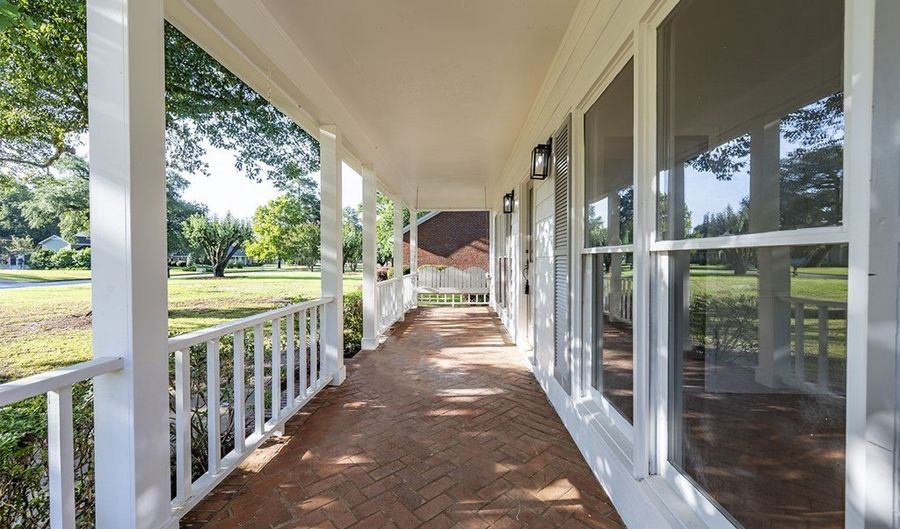 1729 Dorchester Dr, Albany, GA 31721 - 3 Beds, 2 Bath