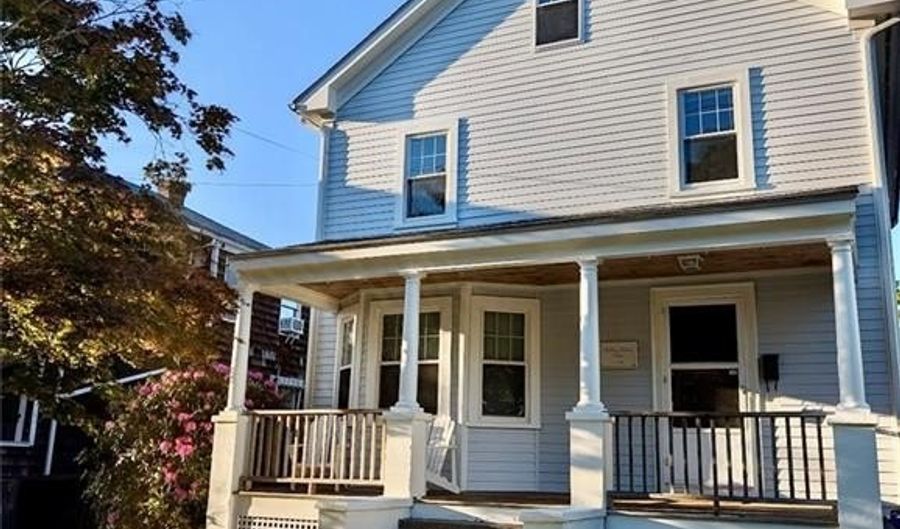 18 Bedlow Ave, Newport, RI 02840 - 4 Beds, 2 Bath