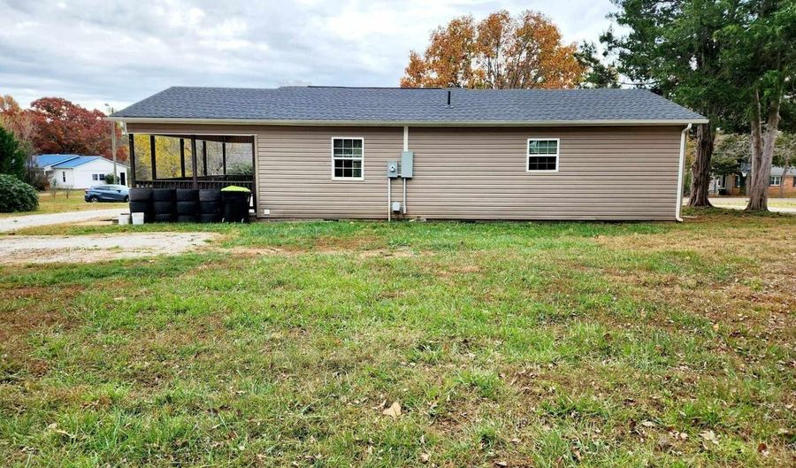 209 Stevens St, Appomattox, VA 24522 - 3 Beds, 1 Bath