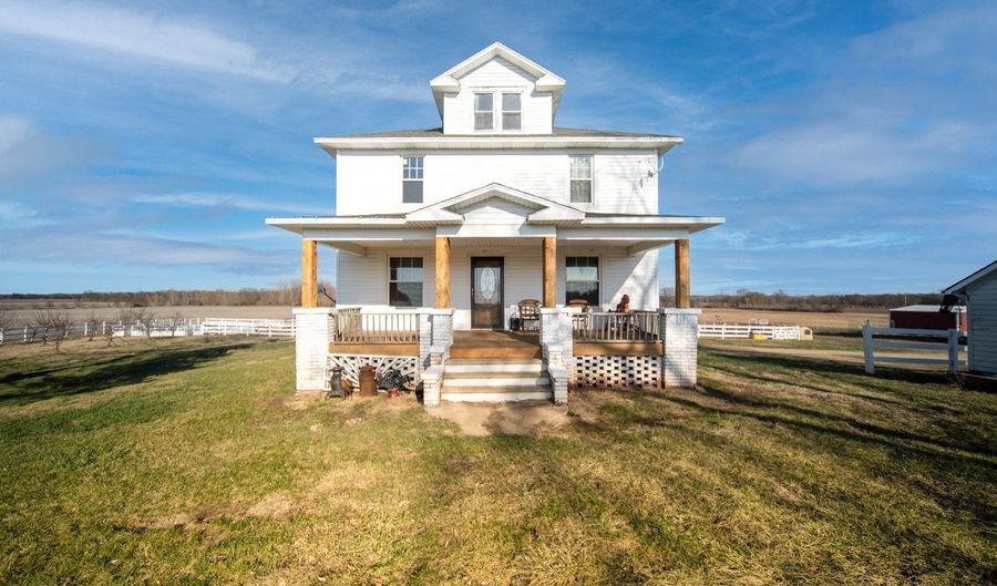 1801 Lee Center Rd, Amboy, IL 61310 - 4 Beds, 2 Bath