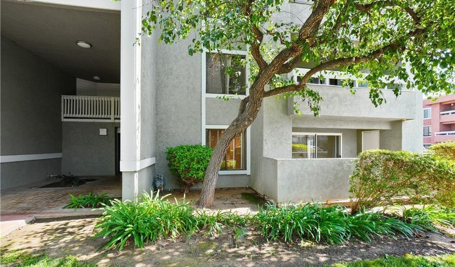 1040 E Washington 20, Escondido, CA 92025 - 1 Beds, 1 Bath