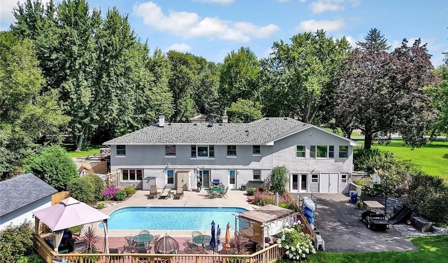 706 Benton St, Anoka, MN 55303 - 3 Beds, 2 Bath