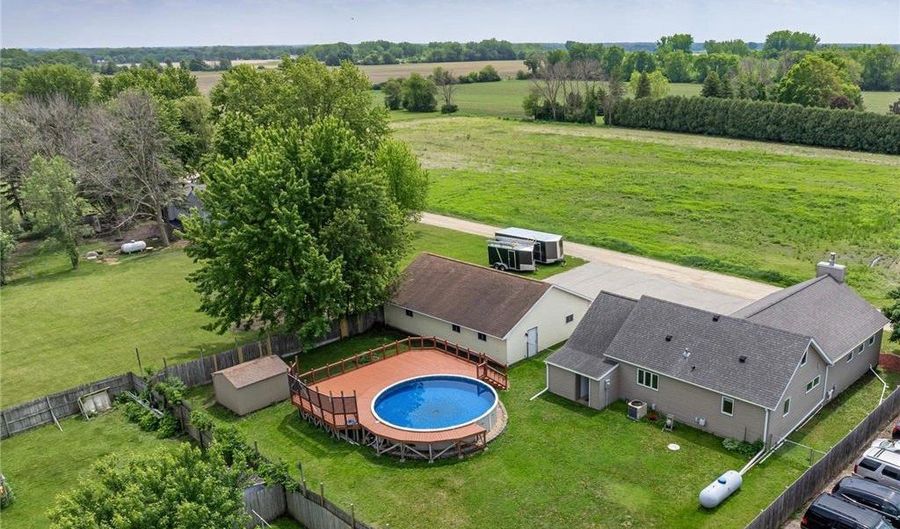 53034 254th St, Austin, MN 55912 - 3 Beds, 2 Bath