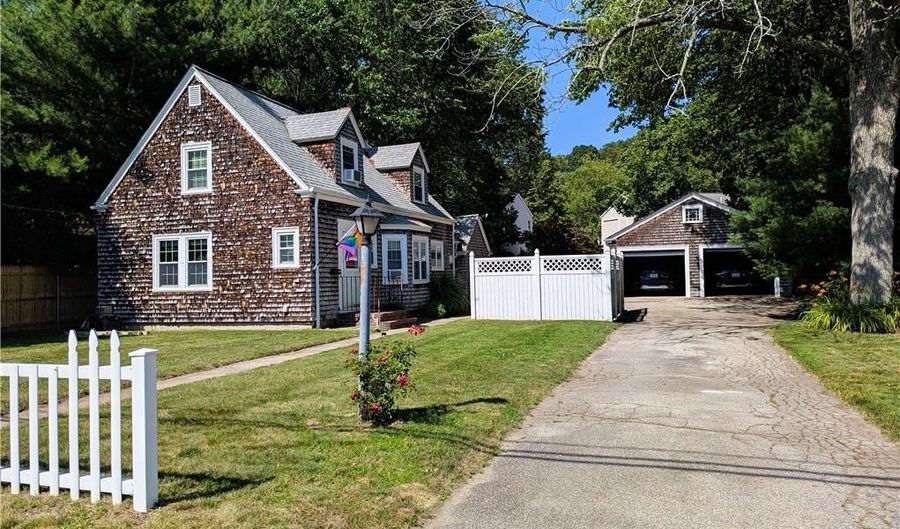 125 Roger Williams, East Providence, RI 02916 - 3 Beds, 2 Bath