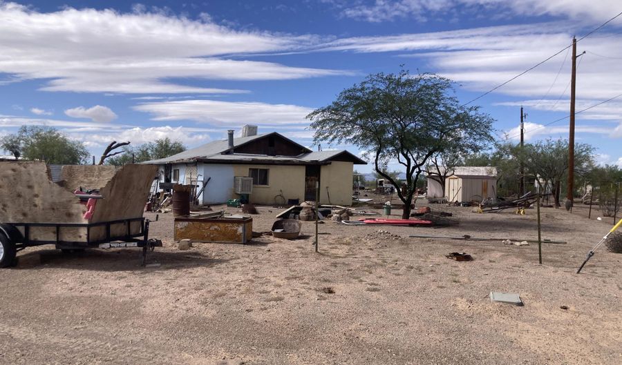 141 W LONGACRE Rd, Ajo, AZ 85321 - 2 Beds, 1 Bath