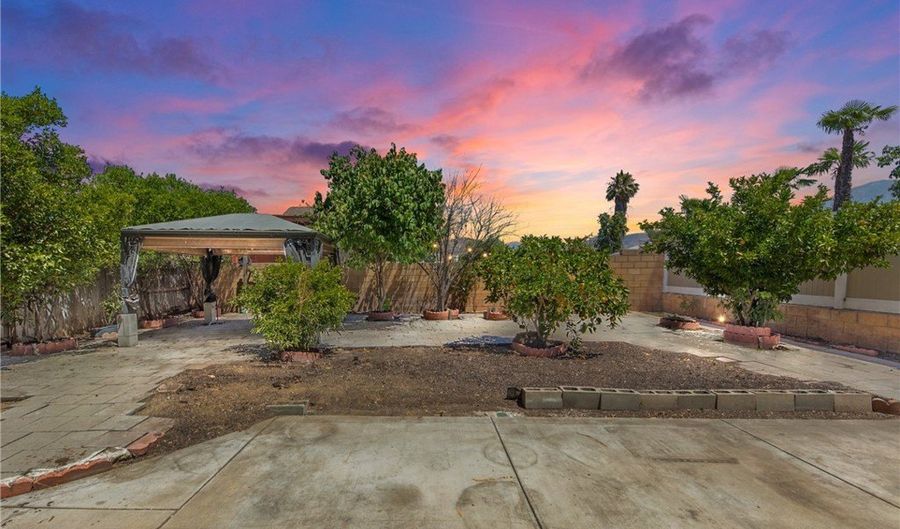 34066 Lily Rd, Yucaipa, CA 92399 - 4 Beds, 4 Bath