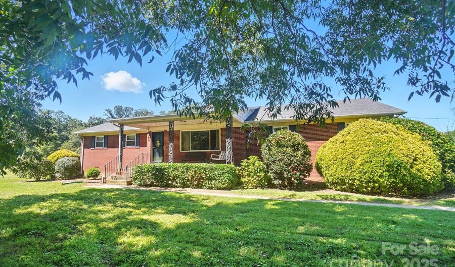 20007 Saint Martin Rd, Albemarle, NC 28001 - 3 Beds, 3 Bath