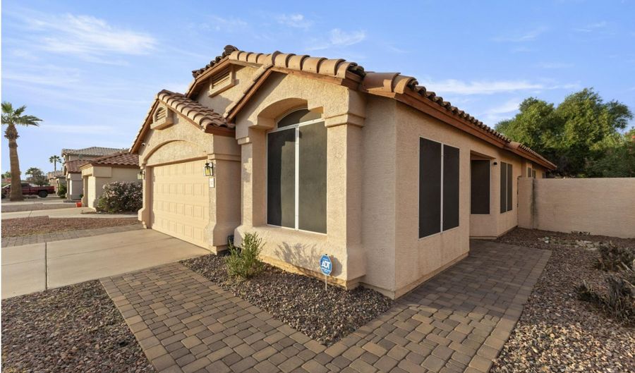1142 W SPARROW Dr, Chandler, AZ 85286 - 3 Beds, 2 Bath