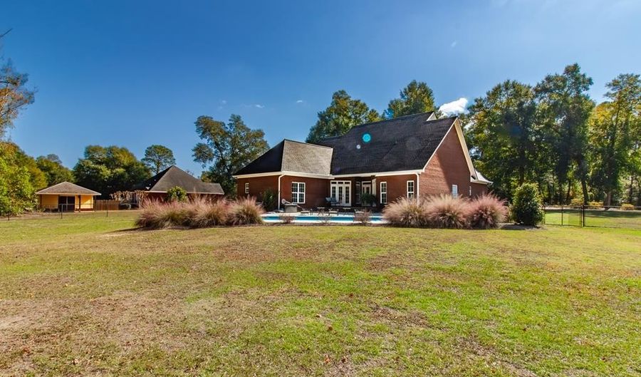 291 Country Club Rd, Bainbridge, GA 39819 - 4 Beds, 3 Bath