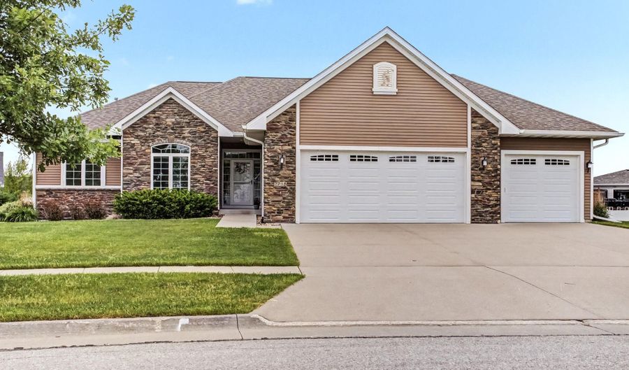 2715 Danbury Rd, Ames, IA 50010 - 4 Beds, 3 Bath