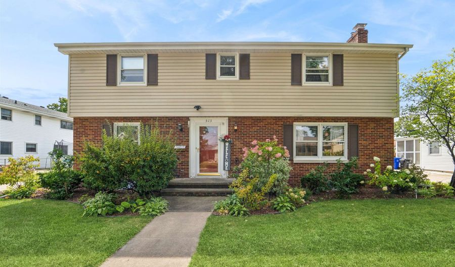 513 E GREENFIELD St, Appleton, WI 54911 - 4 Beds, 3 Bath