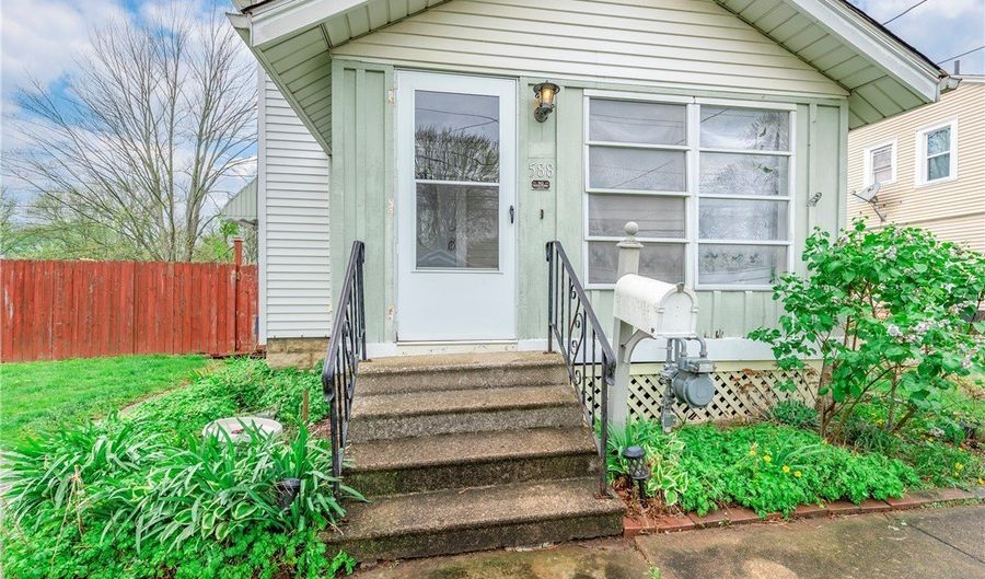 588 Jackson St, Amherst, OH 44001 - 3 Beds, 1 Bath