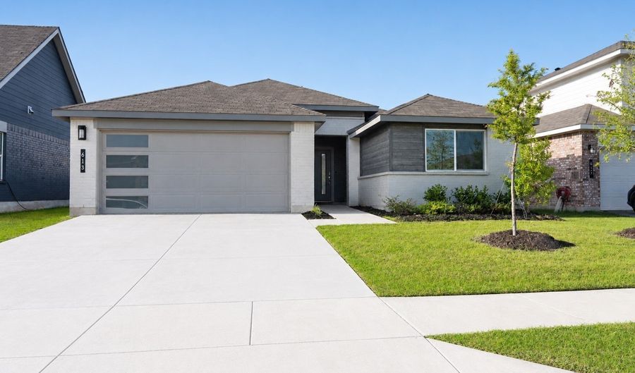 613 Breckenridge Park Dr, Alvarado, TX 76009 - 4 Beds, 2 Bath