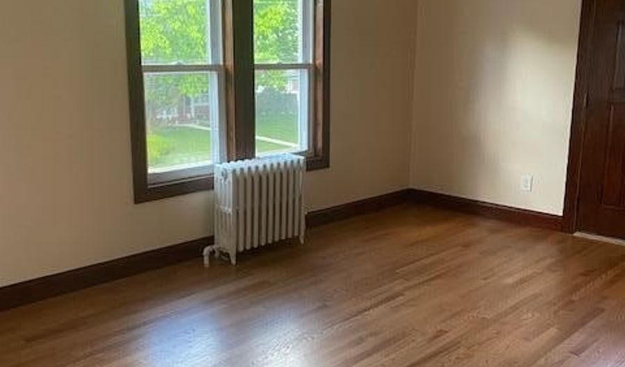 116 S MAIN St UNIT 2, Telford, PA 18969 - 3 Beds, 1 Bath