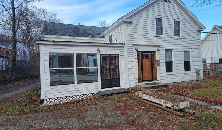 207 Silver St, Bennington, VT 05201 - 4 Beds, 2 Bath