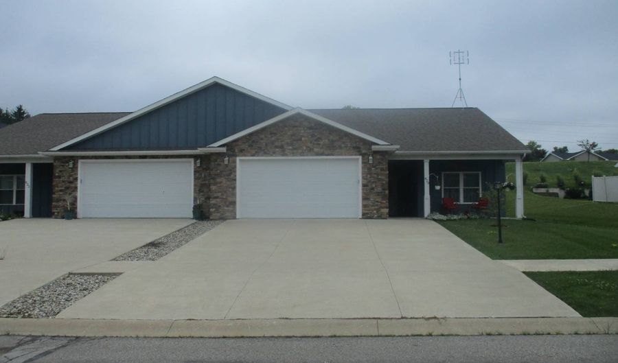 820 Fairhaven Ct, Angola, IN 46703 - 2 Beds, 2 Bath