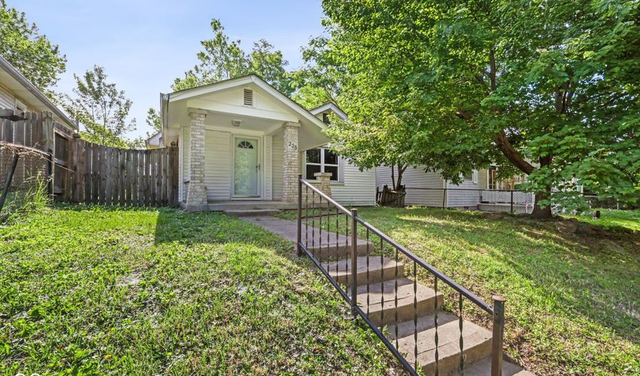 225 S 2nd Ave, Beech Grove, IN 46107 - 2 Beds, 2 Bath