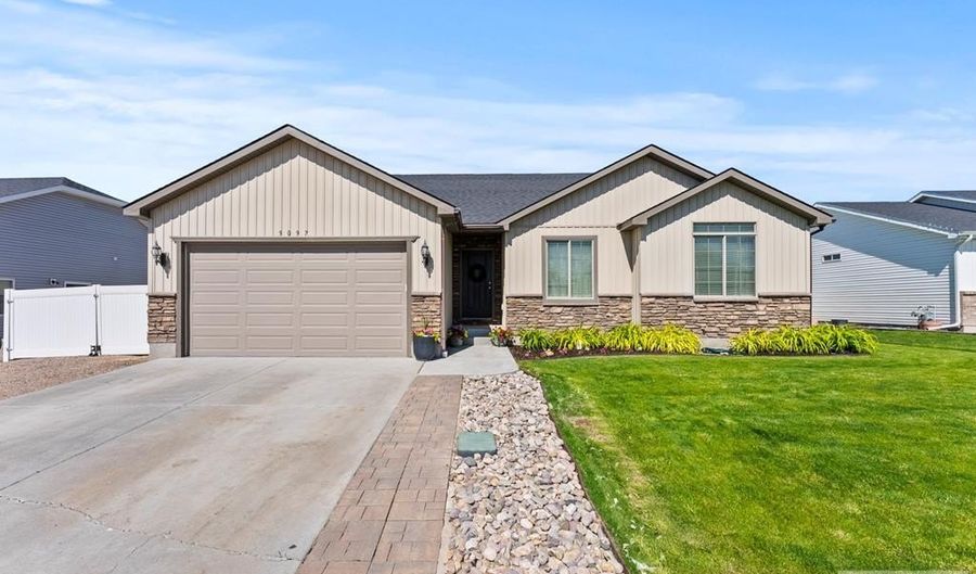 5097 Camden St, Chubbuck, ID 83202 - 6 Beds, 3 Bath
