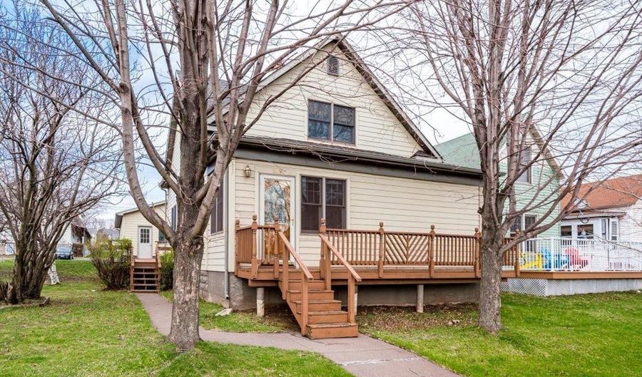 319 South Ave, Two Harbors, MN 55616 - 2 Beds, 2 Bath