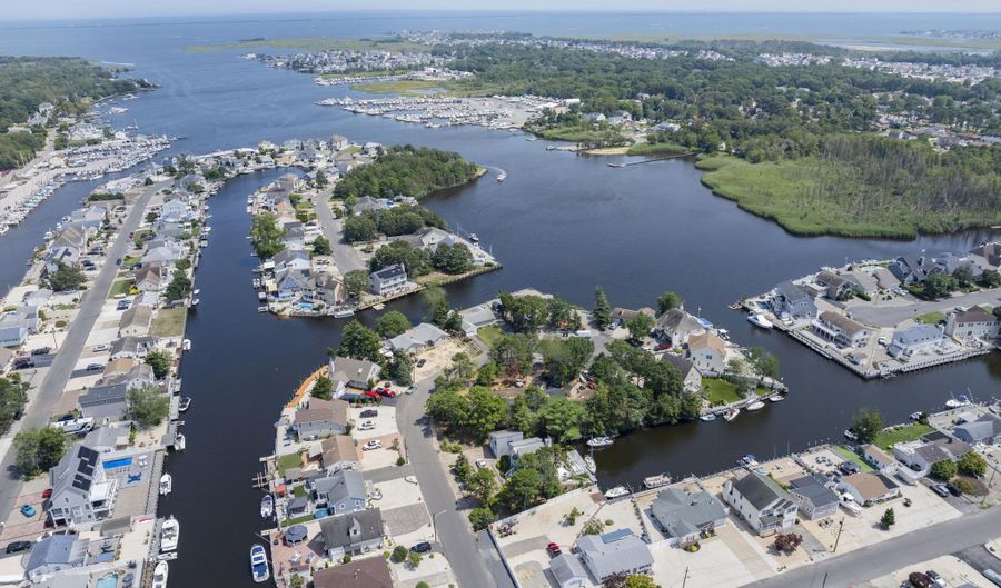 65 N Island Rd, Bayville, NJ 08721 - 4 Beds, 3 Bath