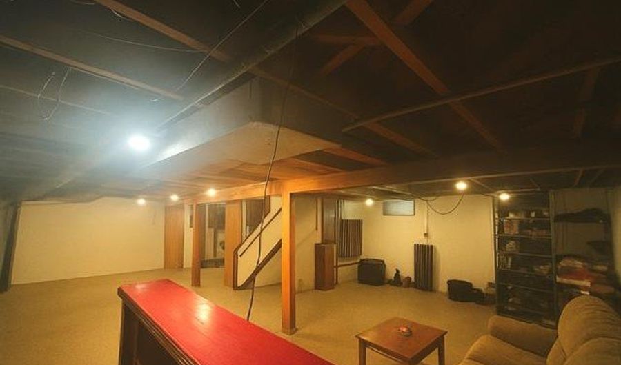 15854 Englewood Ave, Allen Park, MI 48101 - 3 Beds, 1 Bath