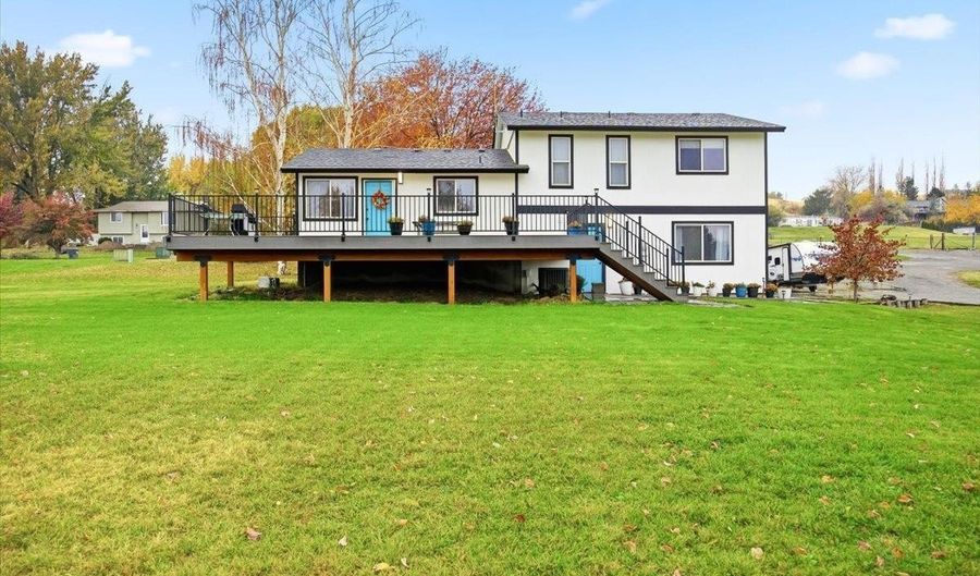 203 W Wagon Wheel Pr NW, Benton City, WA 99320 - 4 Beds, 3 Bath