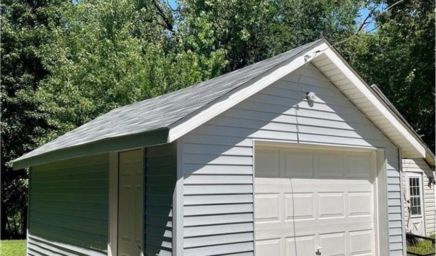 809 6th Ave SE, Austin, MN 55912 - 2 Beds, 1 Bath