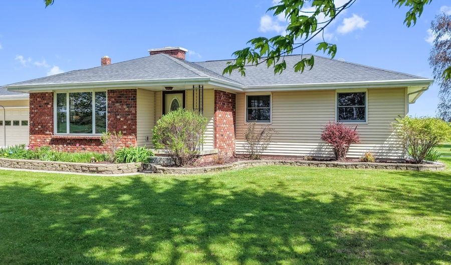 E5108 W WILSON Road, Algoma, WI 54201 - 3 Beds, 2 Bath