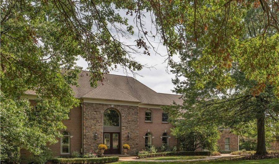 109 Lakeland Dr, Adams Twp., PA 16046 - 5 Beds, 6 Bath