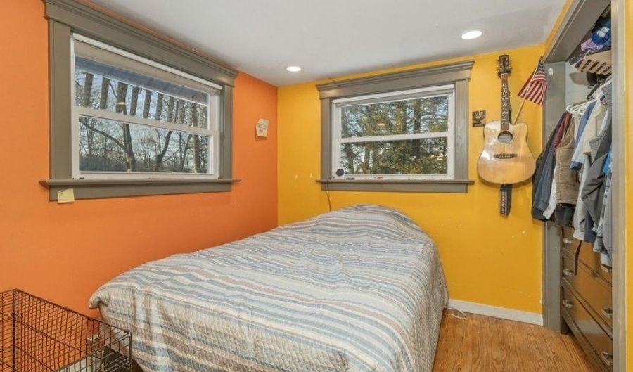 407 Diggles Pl, Alloway, NJ 07422 - 2 Beds, 1 Bath