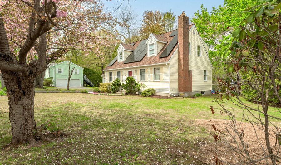 75 Village St, Bristol, CT 06010 - 3 Beds, 2 Bath
