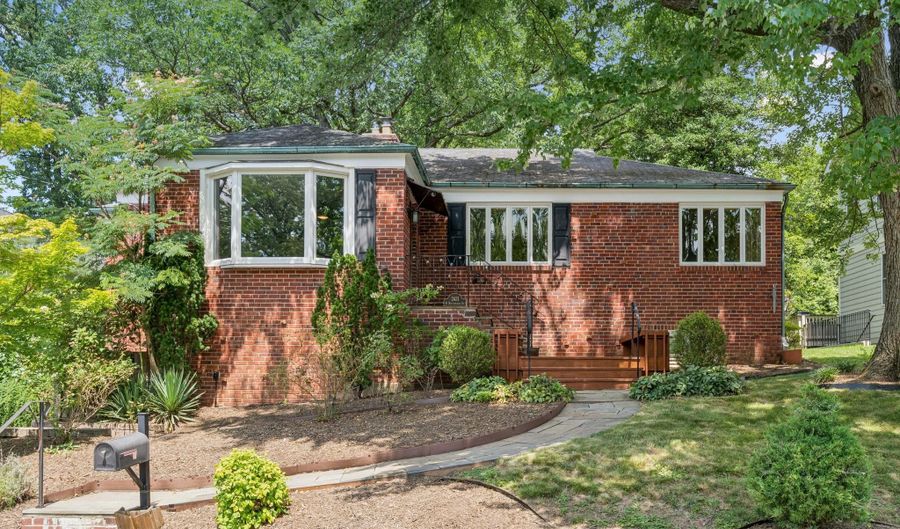 2431 N NOTTINGHAM St, Arlington, VA 22207 - 3 Beds, 3 Bath